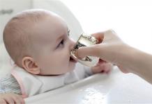 Приучаем ребенка пить из кружки самостоятельно